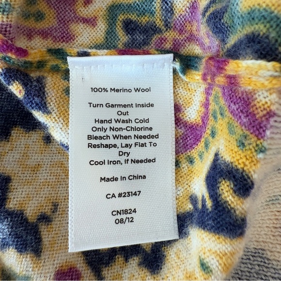 Talbots merino wool floral/mosaic/geometric gold buttons v-neck cardigan - Picture 6 of 6